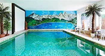 Hotel Quellenhof 호텔 로이타쉬